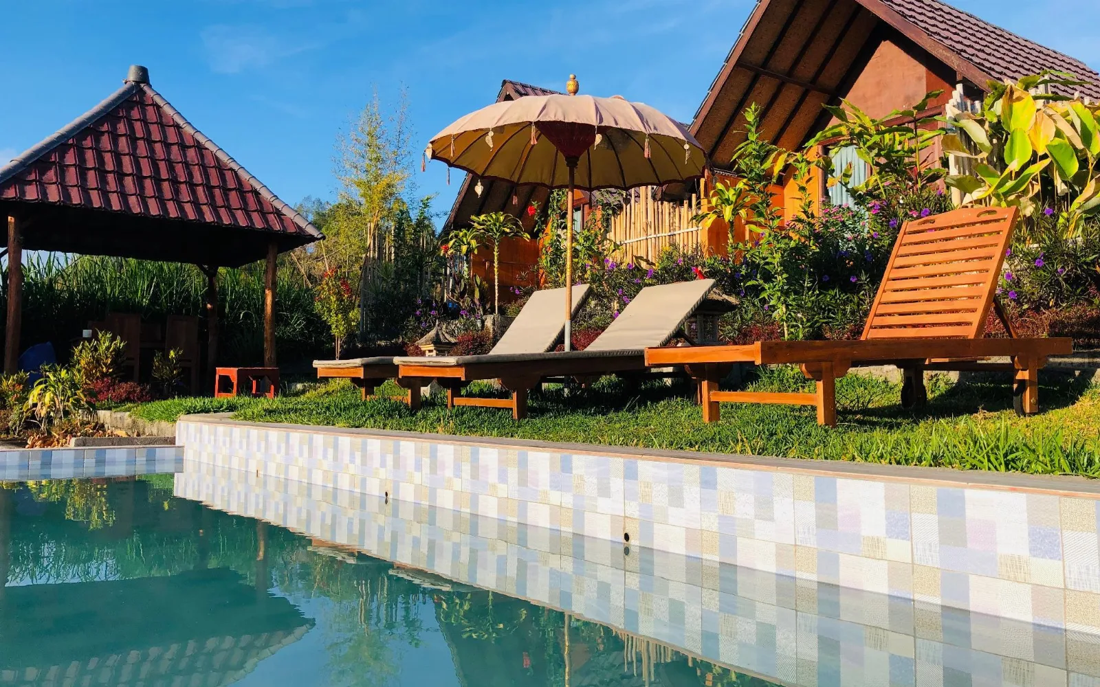 Outdoor furniture Picnic area Spa at Bukit Catu Bungalows