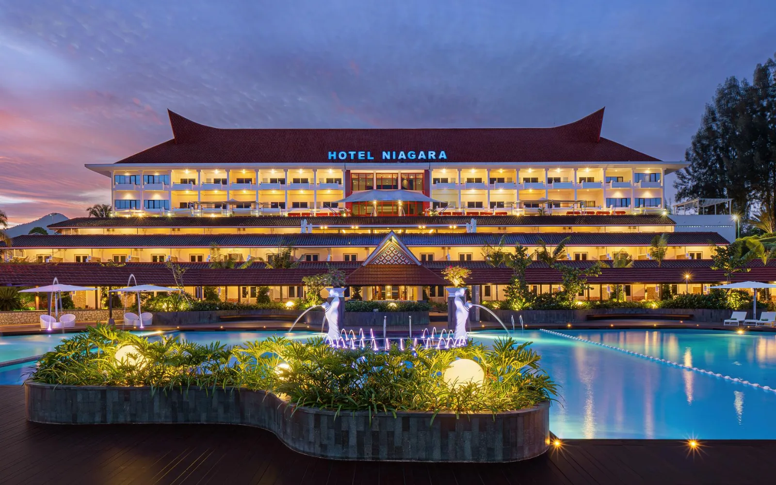 Outdoor Leisure Pool at Hotel Niagara Parapat