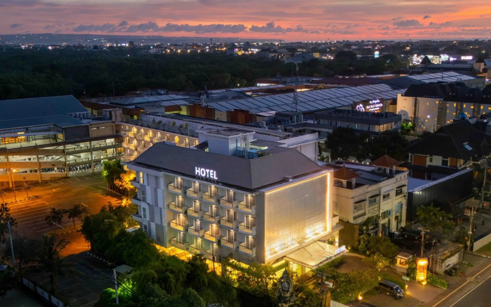 Outdoor Leisure Pool at Kuta Galleria Hotel