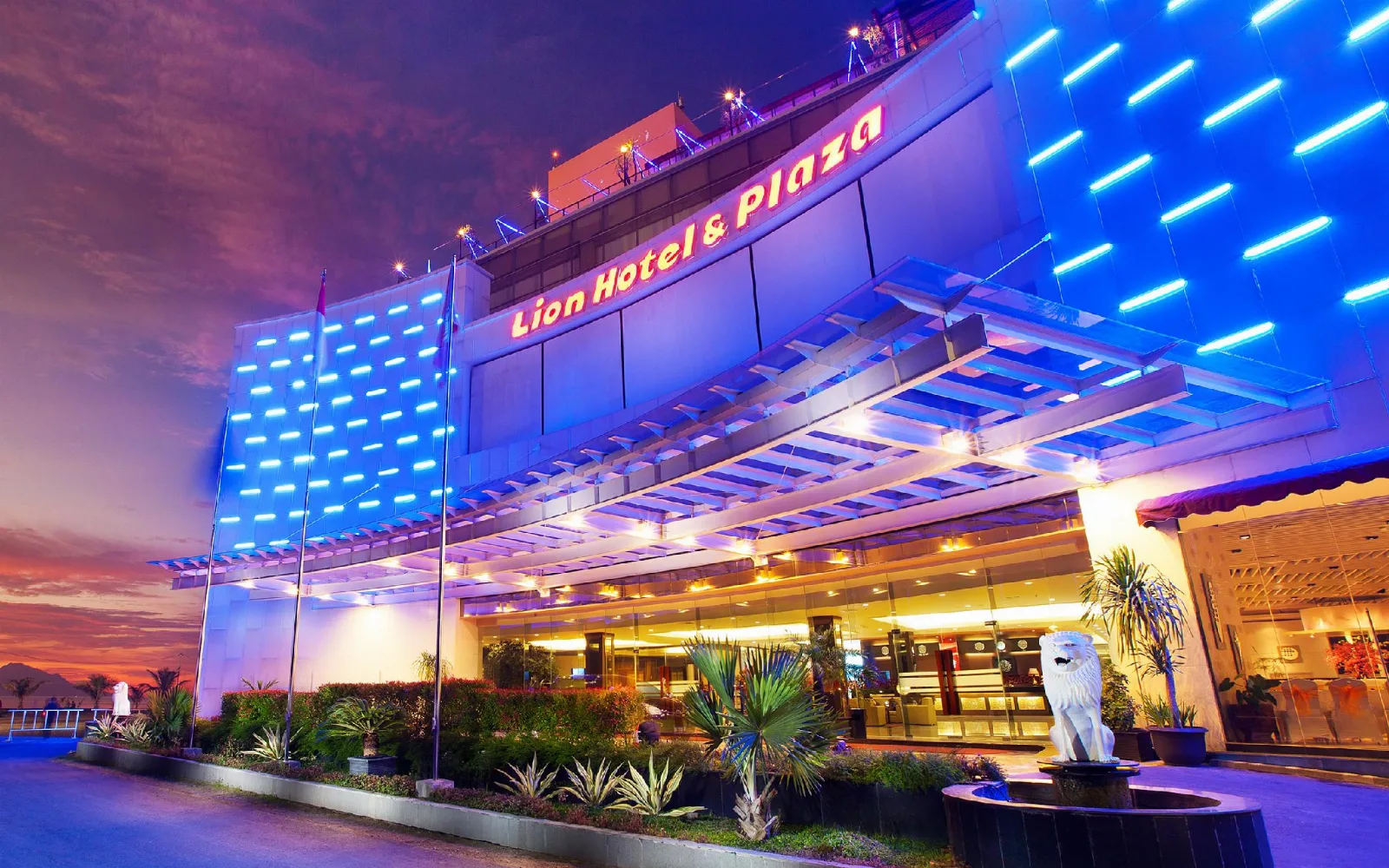 Outdoor Leisure Pool at Lion Hotel & Plaza Manado