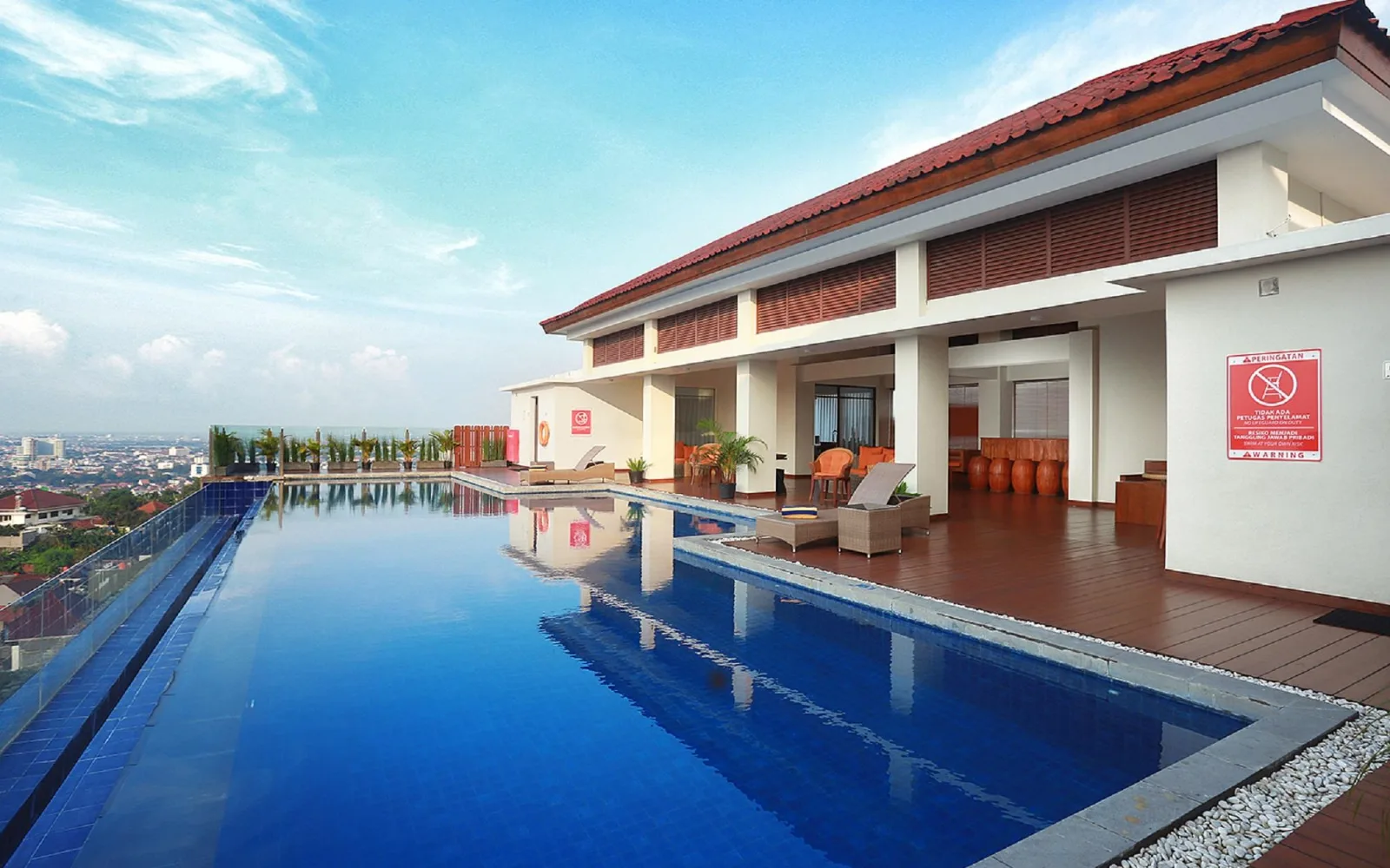 Outdoor Leisure Pool at Wimarion Hotel