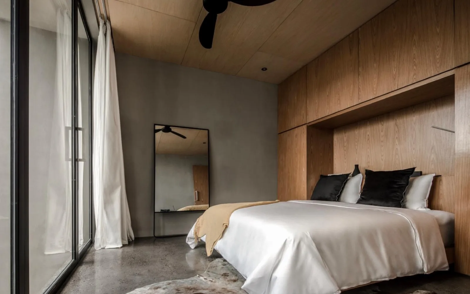 Private Leisure Pool at Oxo Townhouse Umalas - Close to Seminyak and Canggu