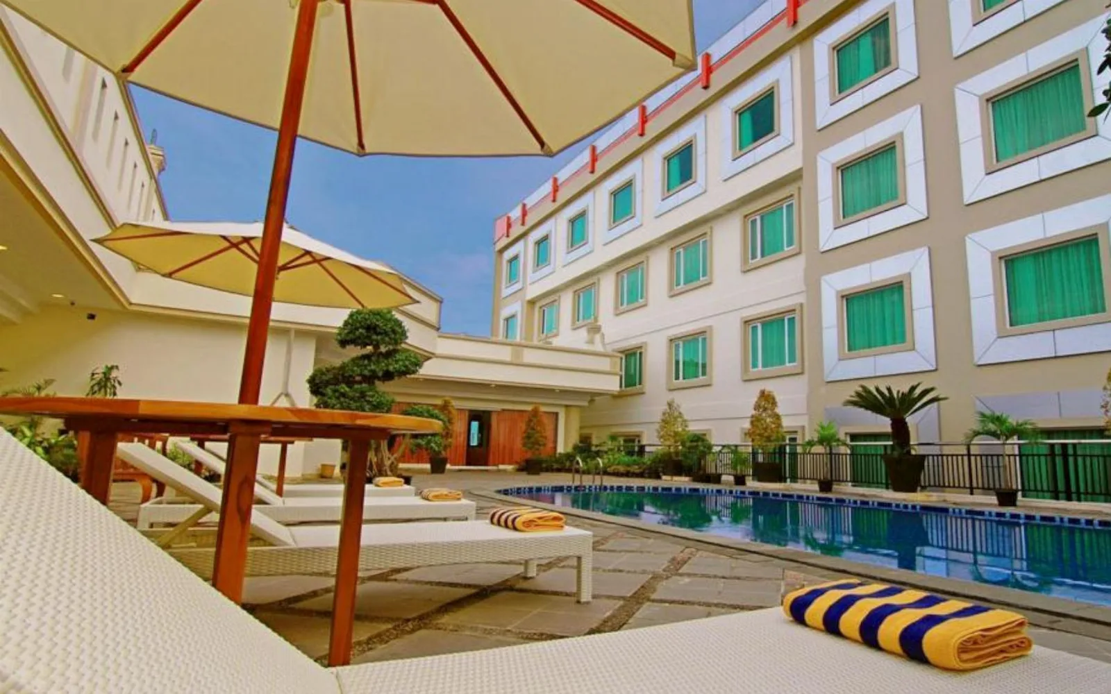 Rocky Spa & Wellness Center at Rocky Plaza Hotel Padang