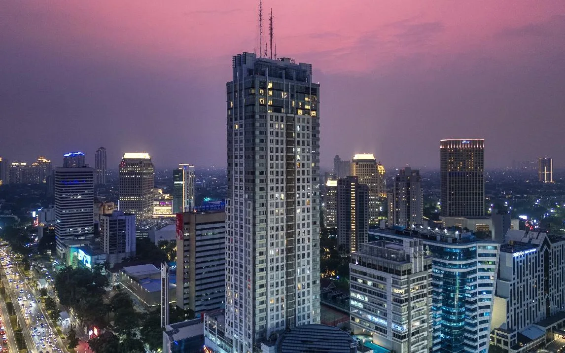 Rooftop Pool & Tennis at HARRIS Suites fX Sudirman