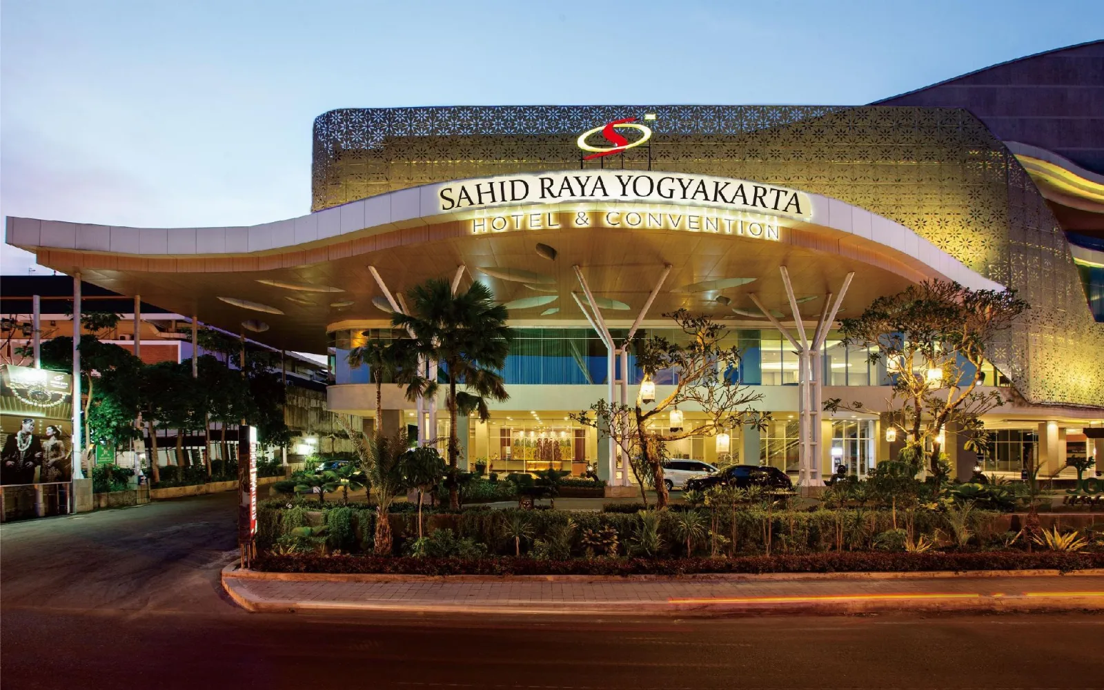 Sahid Lagoon Pool at Sahid Raya Hotel & Convention