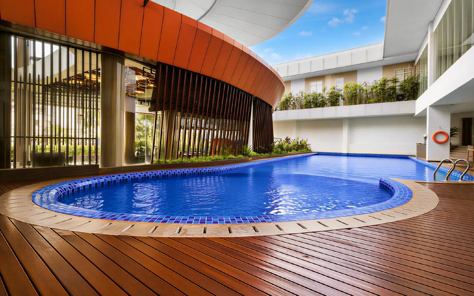 Swimming Pool at Sunday Hotel Antero Jababeka