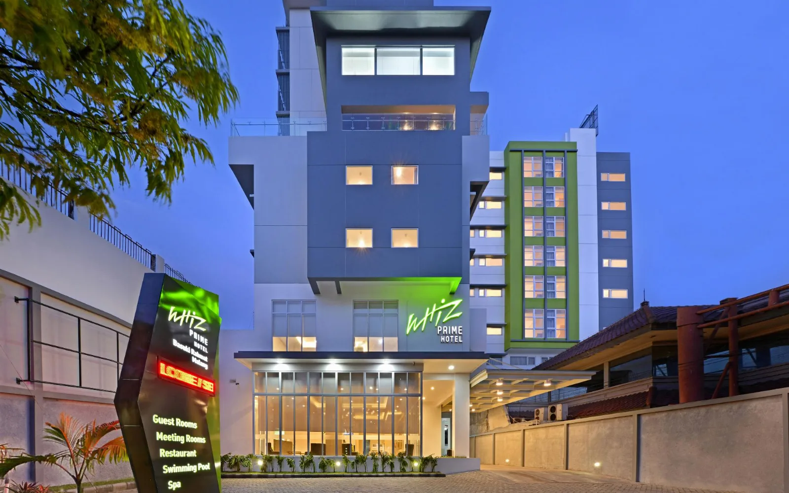 Swimming Pool at Whiz Prime Hotel Basuki Rahmat Malang