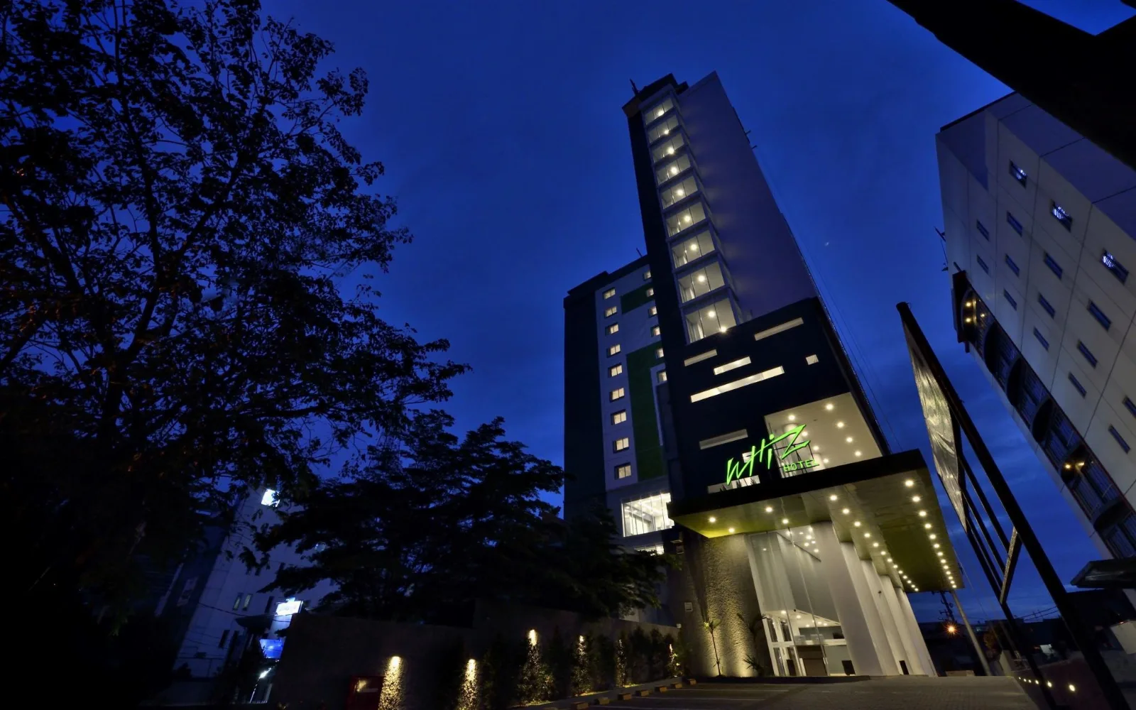 Swimming Pool at Whiz Prime Hotel Sudirman Pekanbaru