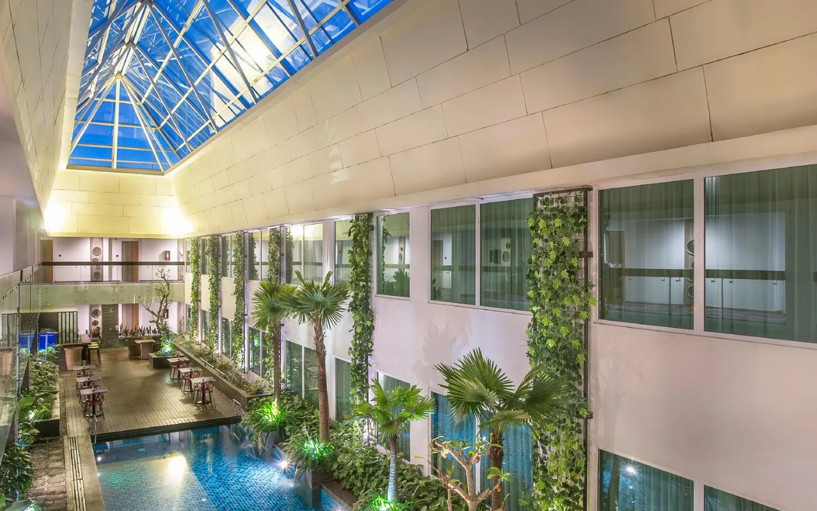 Tea Tree Spa & Heated Pools at Holiday Inn Bandung Pasteur