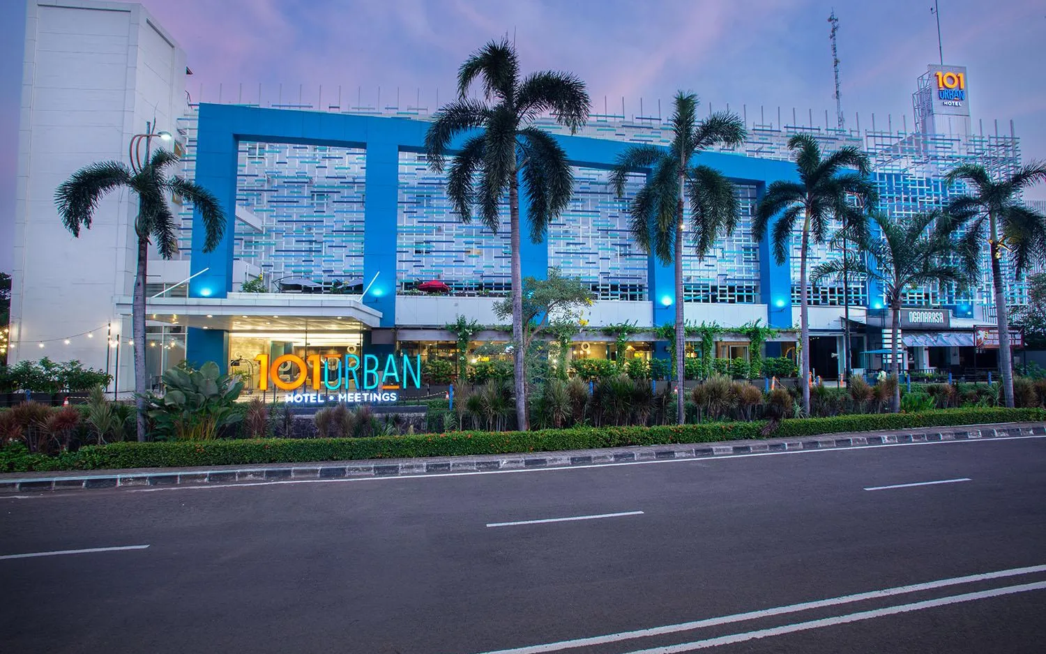 Urban Rooftop Pool at 1O1 URBAN Jakarta Kelapa Gading