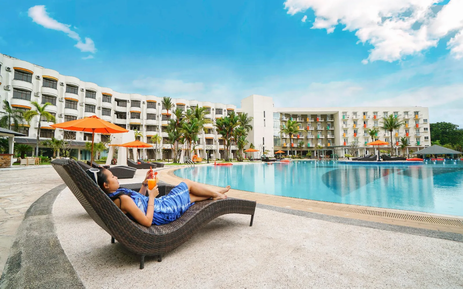 Waterfront Mega Pool & Spa at HARRIS Resort Batam Waterfront